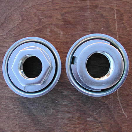 Bottom Brackets: Classic Cruiser Bicycle 24tpi Bottom Bracket in Silver or Gold