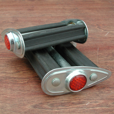 Pedal: Tear Drop w Round Reflector 1/2" Antique Wald Bicycle Style 